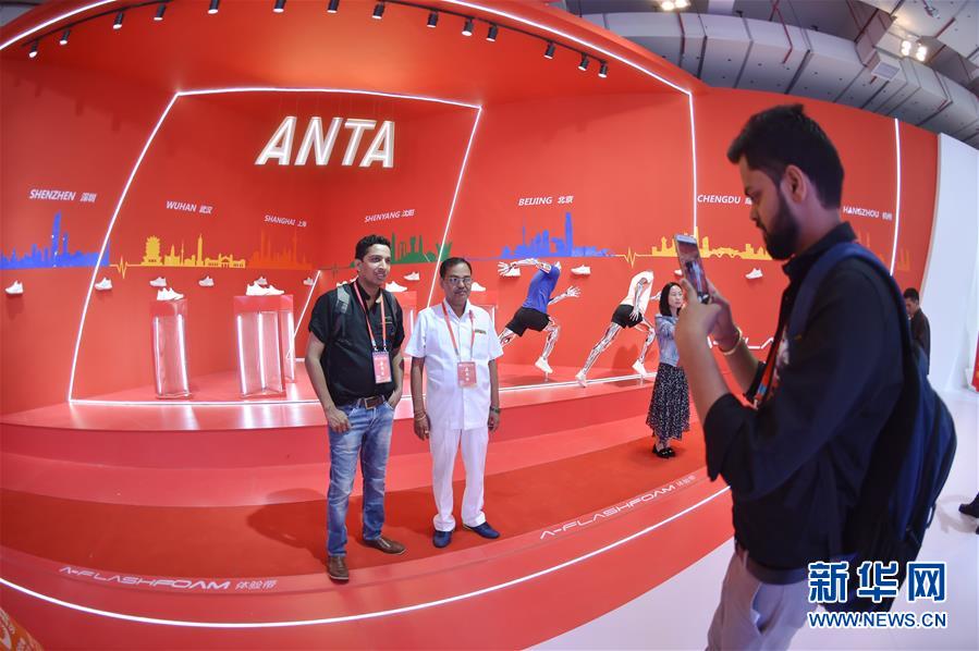 （新華全媒頭條·圖文互動）（9）上下同心再出發——習近平總書記同出席2019年全國兩會人大代表、政協委員共商國是紀實