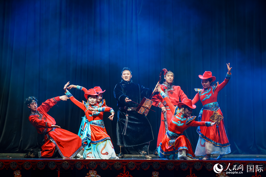 古典舞《清庭云月》表演?；顒又鬓k方供圖