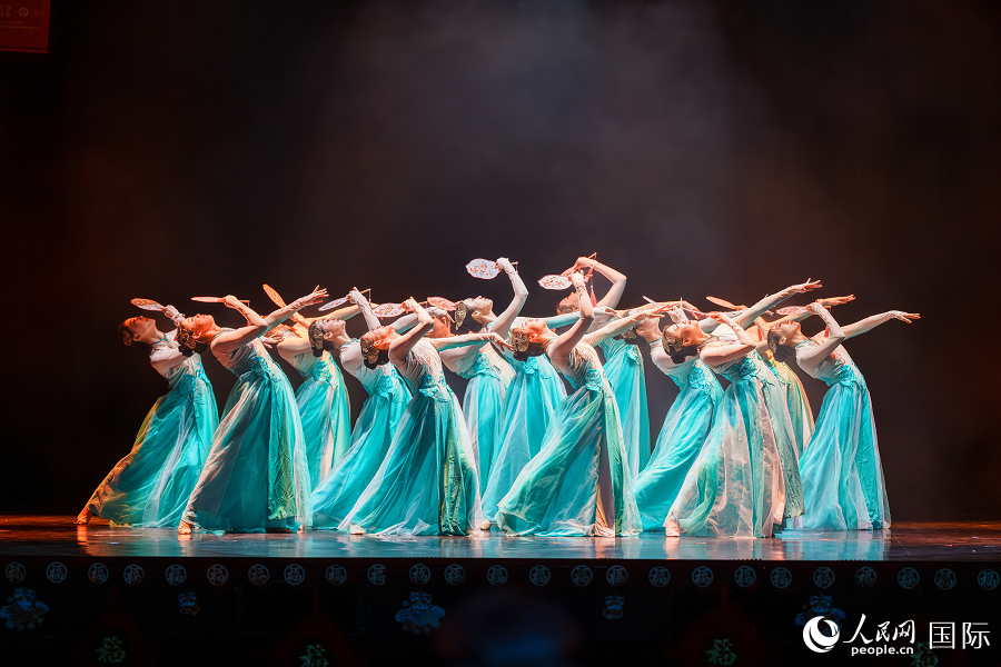 蒙古族舞蹈《酒歌》?；顒又鬓k方供圖